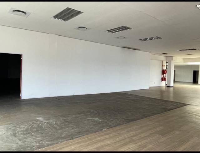 1,296M² OFFICE TO LET IN RIVONIA